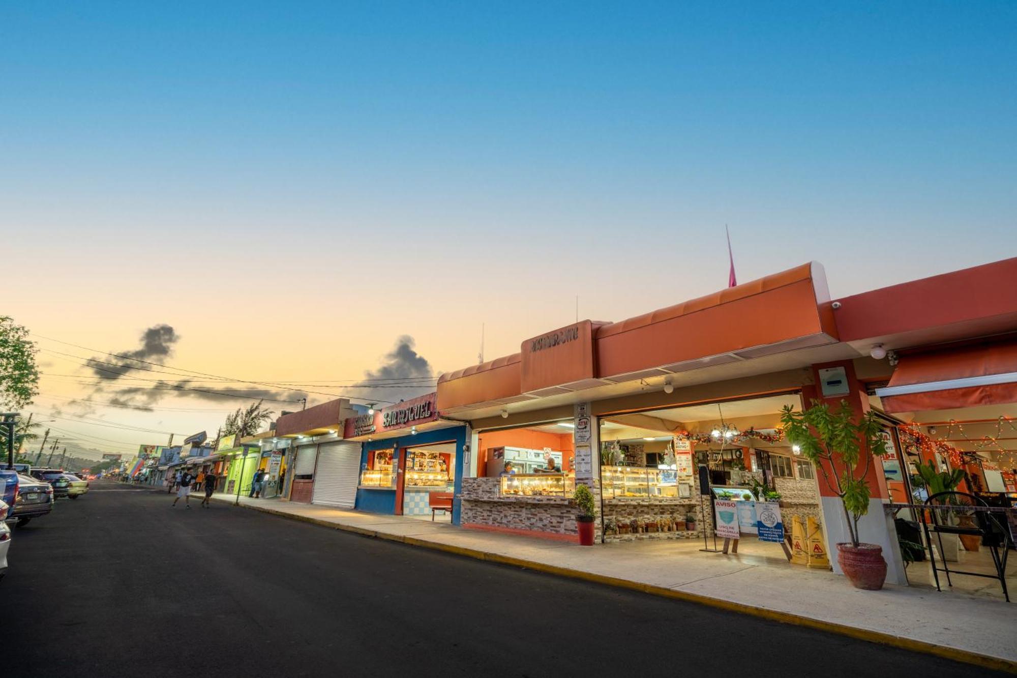 Blue Water Beach Villa Luquillo Bagian luar foto